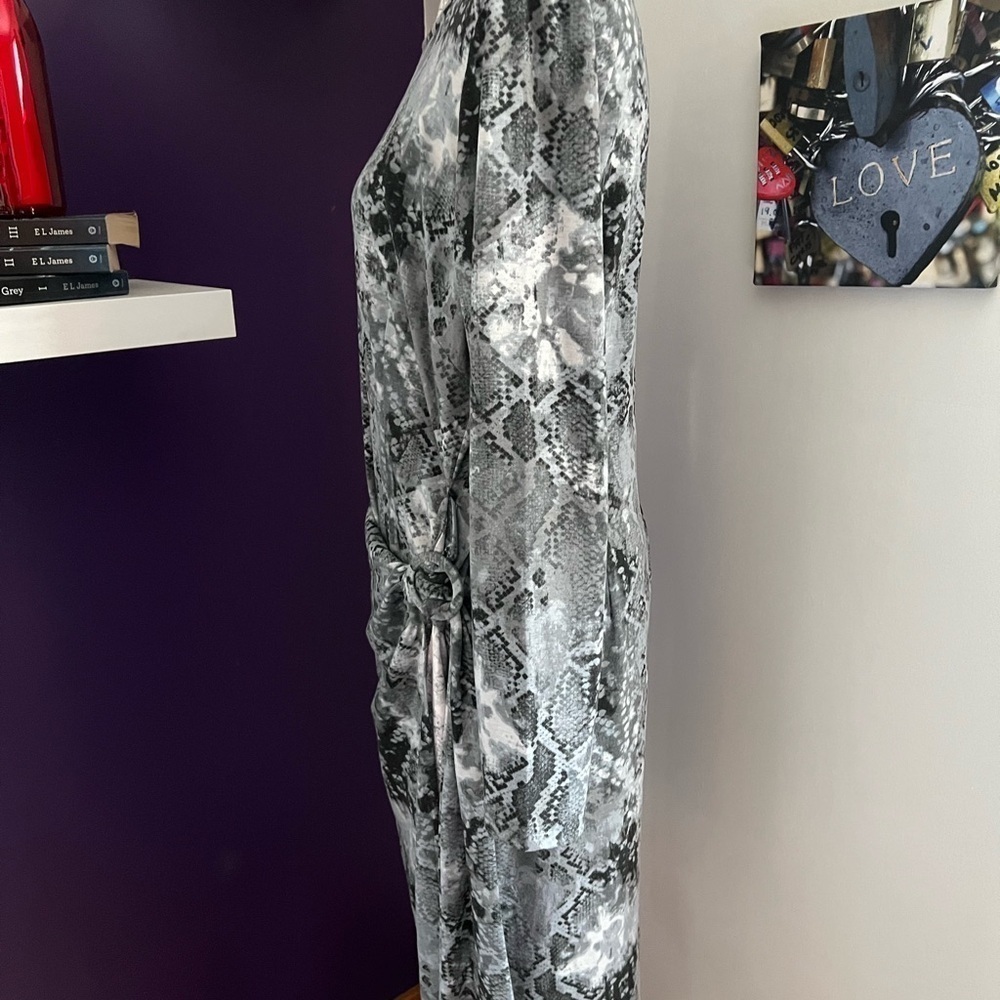 Dennis Basso Gray/Black Snakeskin Print Dress - Picture 5 of 8